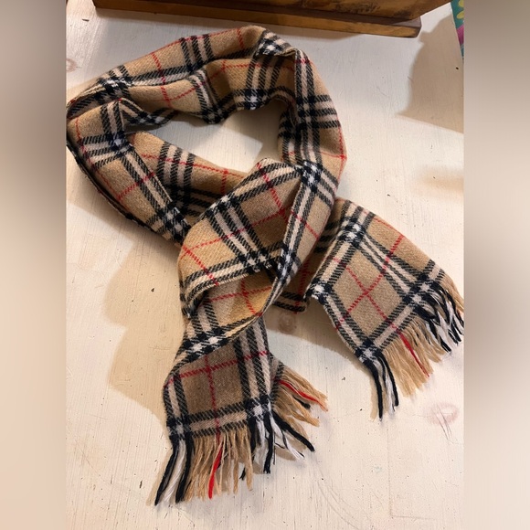 Vintage Authentic Burberrys Scarf 100% Wool - Picture 1 of 5